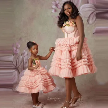 Mielas Rožinė Motina Ir Dukra Fotosesiją Suknelės Kamuolys Suknelė Trumpas Klostuotas Gėlių Mamytė Ir Man Tiulio Kambariniai Chalatai